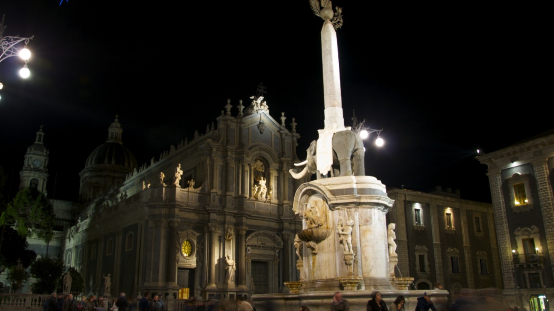 Tour del Mistero nella Catania notturna